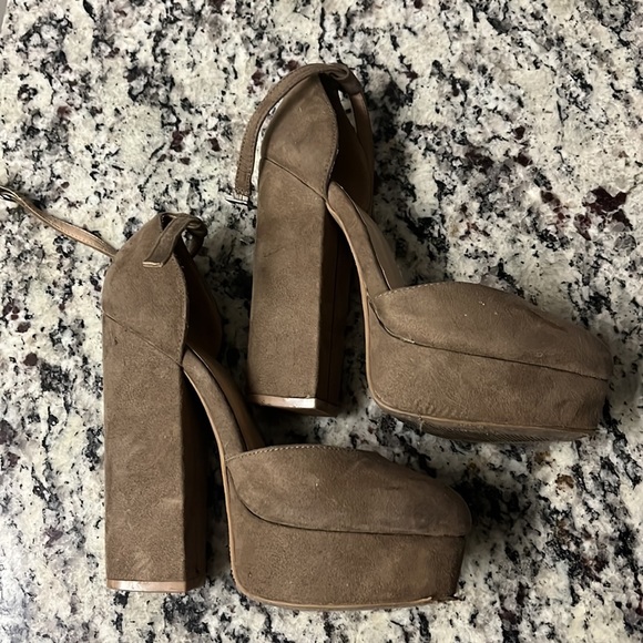 Wild Diva Platform heels with ankle strap - Picture 4 of 4